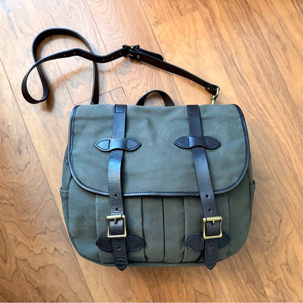 Filson Medium Field Bag